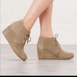 TOMS suede ankle booties Sz W11